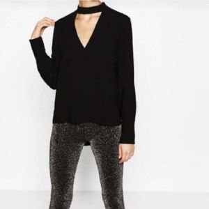 Long sleeve v neck choker black blouse